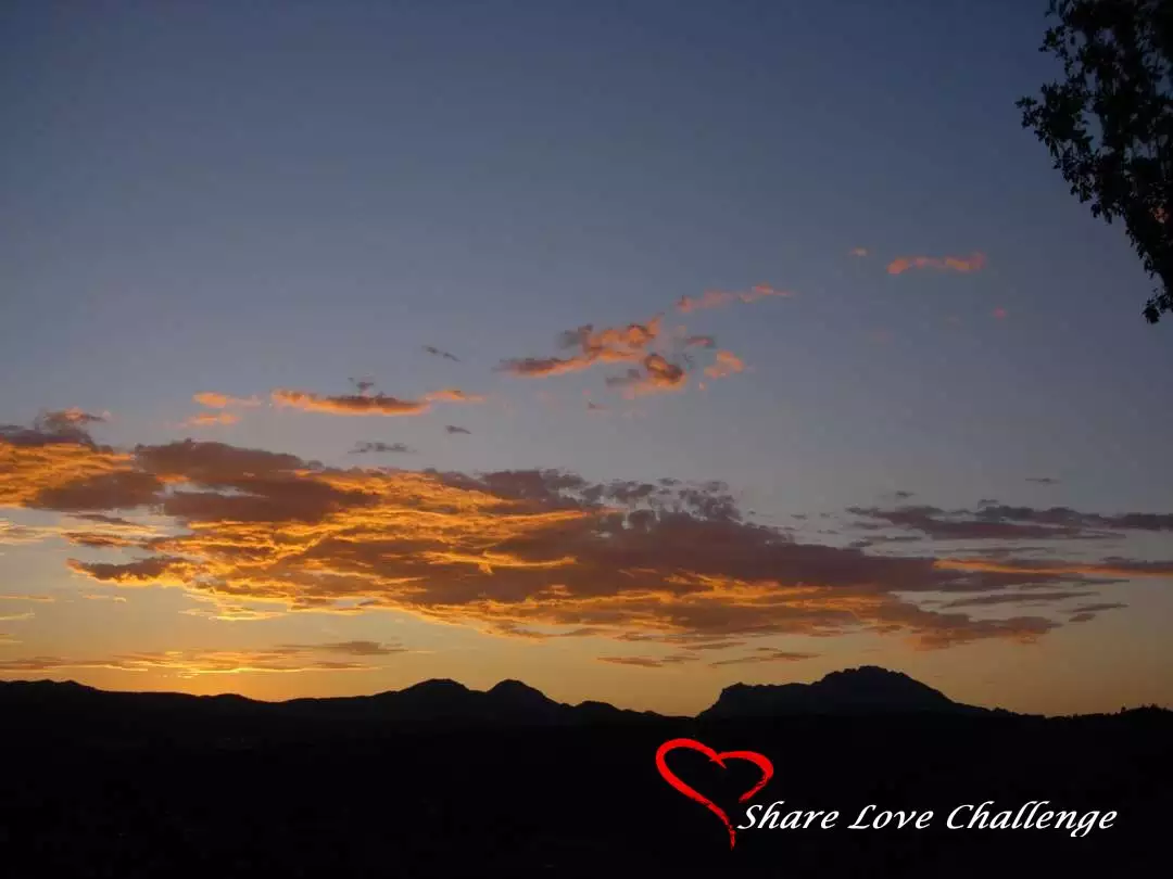 We get some pretty colorful sunsets in Arizona. I always heard it was because of the iron in the dust, lots of dust in Arizona. But is a dry dust....
