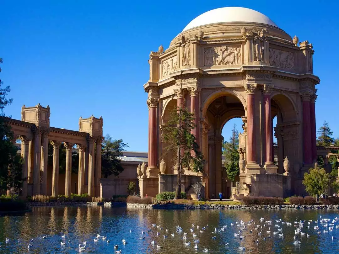Palace of Fine Arts image by Adam Derewecki from Pixabay