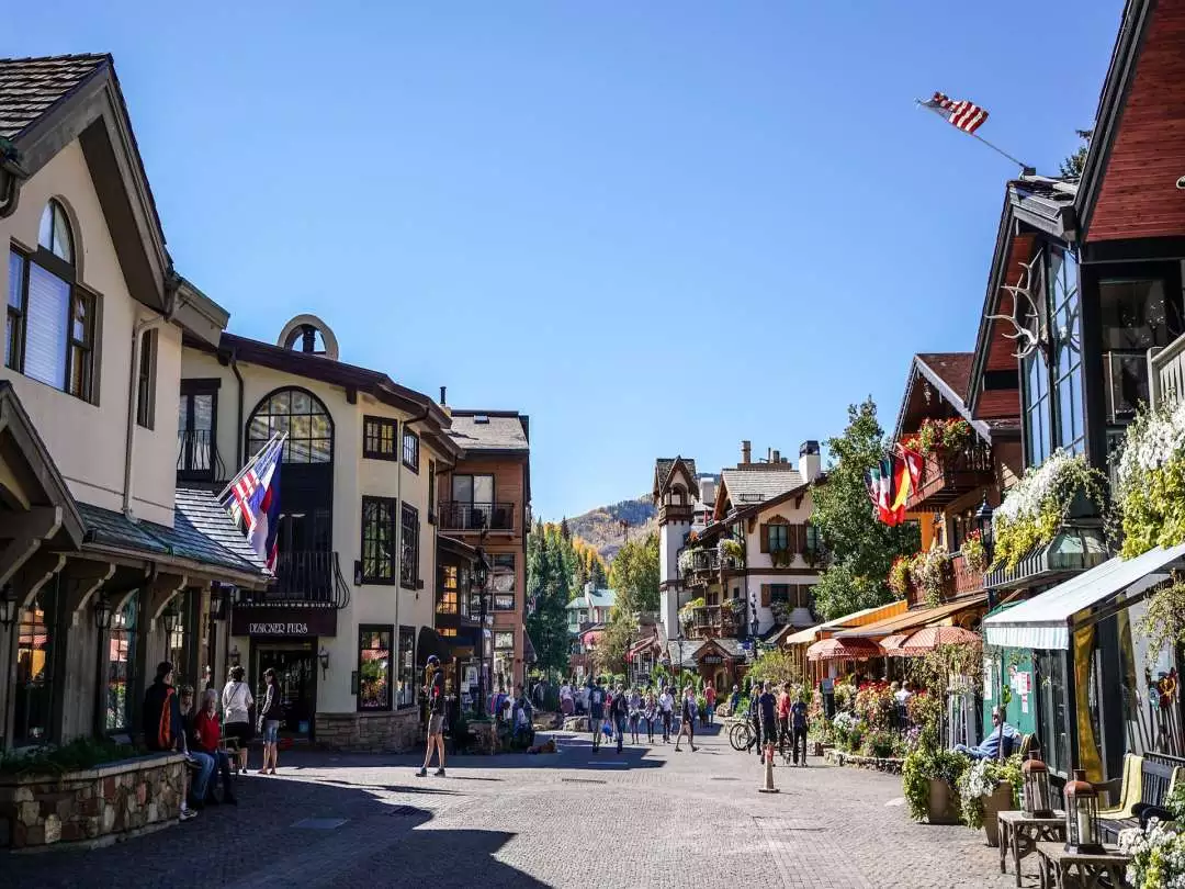 Welcome to Vail image by Michelle Raponi from Pixabay