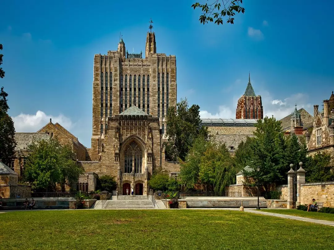 Yale University Connecticut image by David Mark from Pixabay