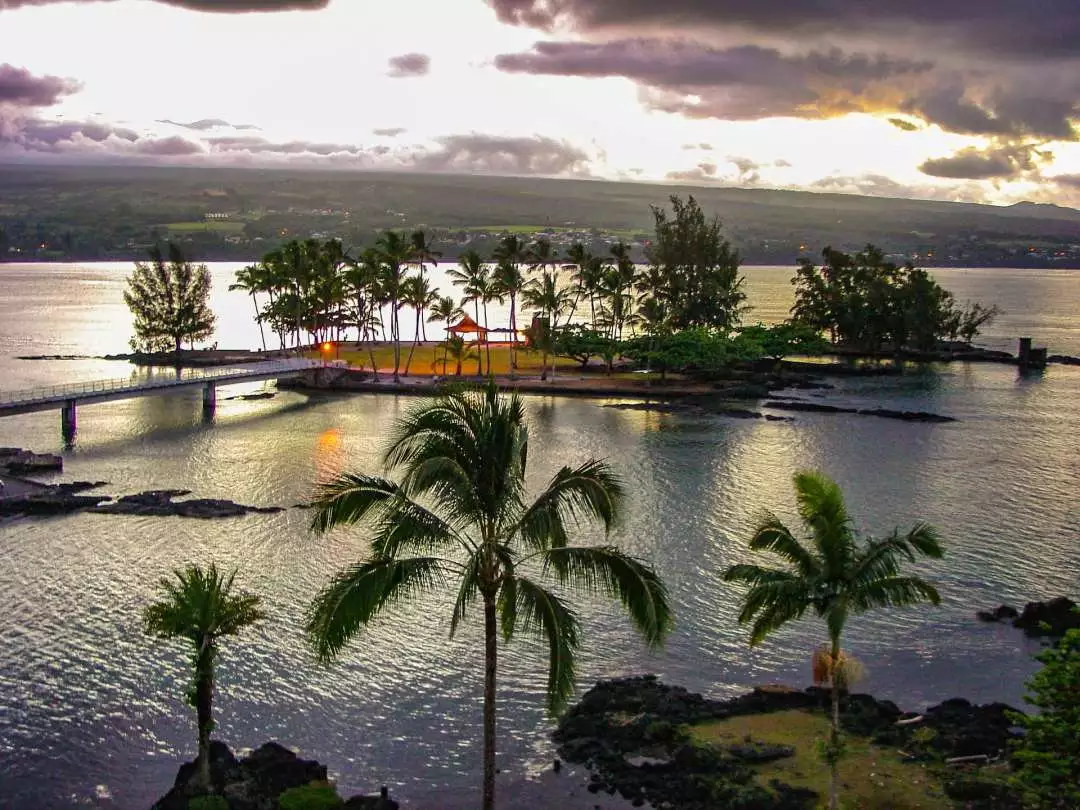 Coconut Island Hilo, Hawaii image by user32212 from Pixabay