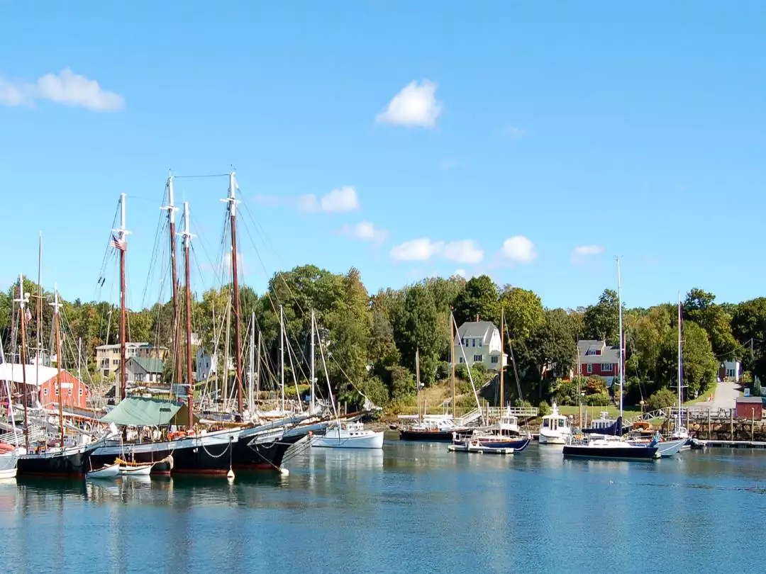 Camden Harbor Maine image by Mark Beale from Pixabay