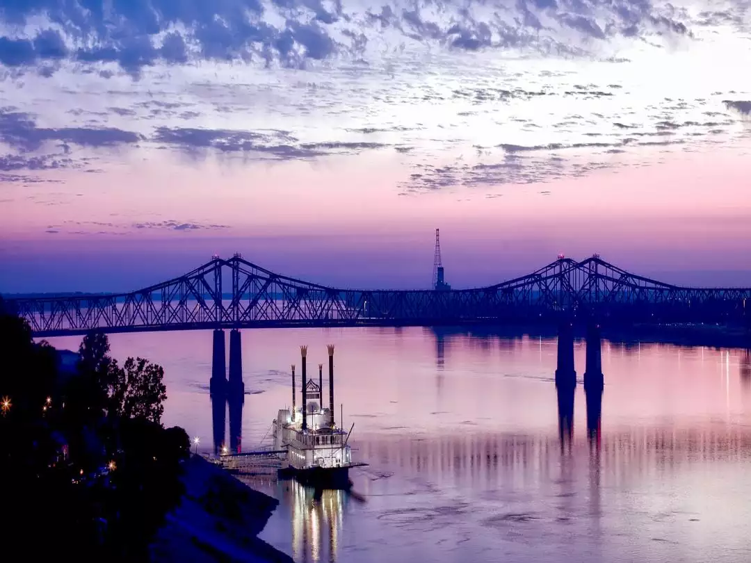 Natchez Mississippi River image by David Mark from Pixabay