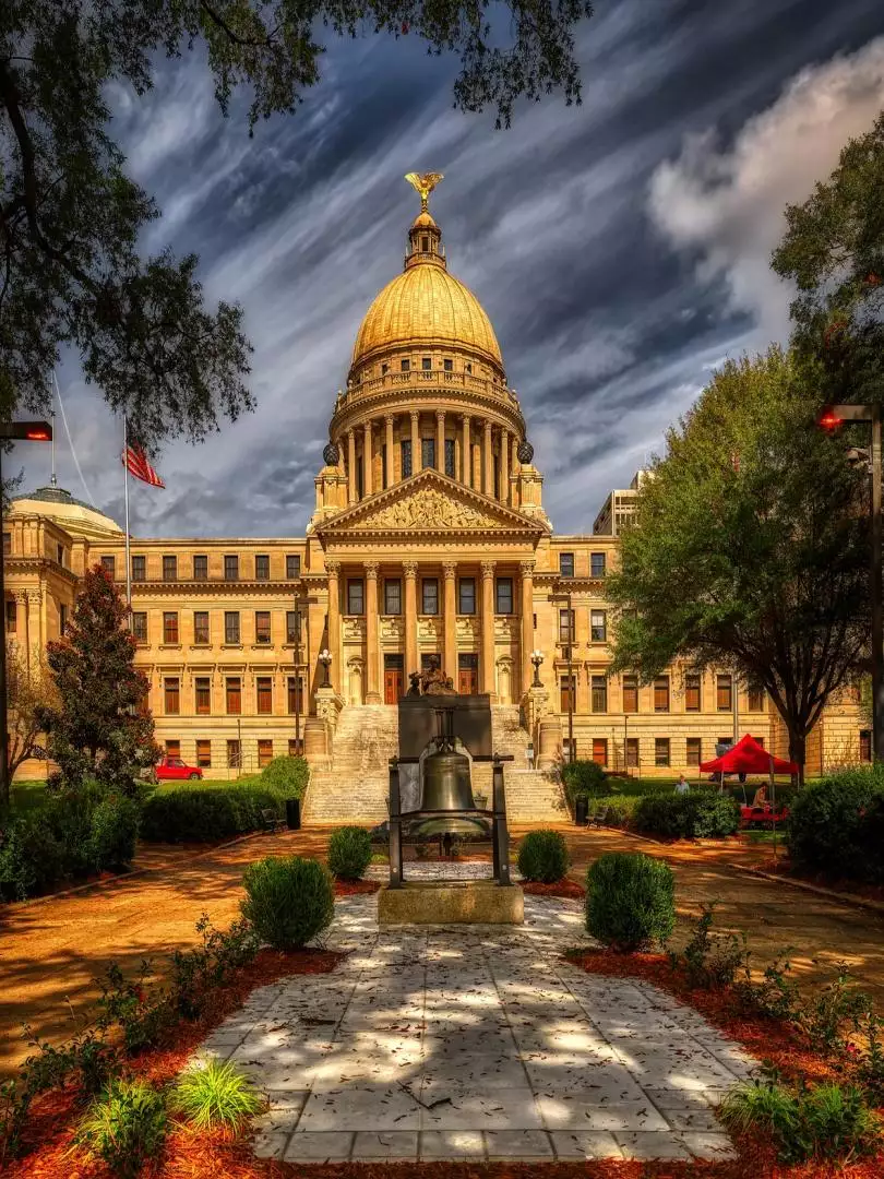 Capitol Jackson Mississippi image by 1778011 from Pixabay