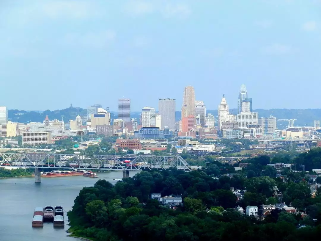Cincinnati Ohio city scape image by David Mark from Pixabay