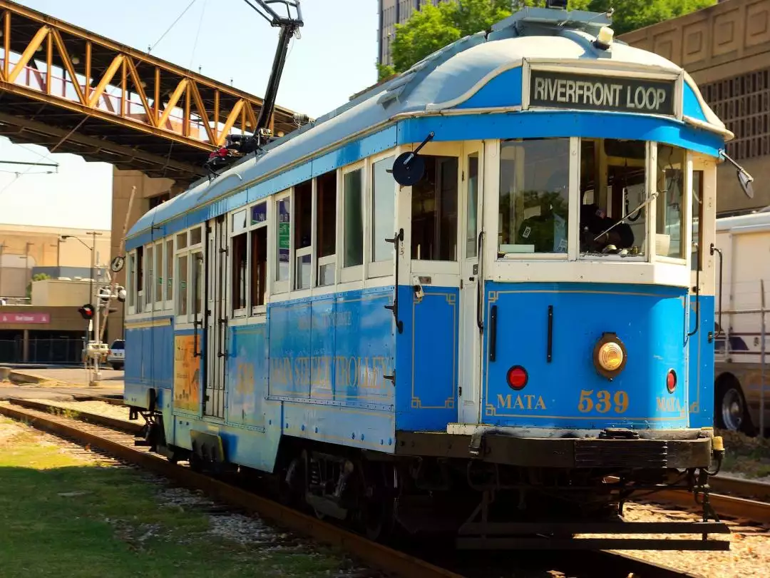 Memphis Tennessee Trolley image by Mike Goad from Pixabay