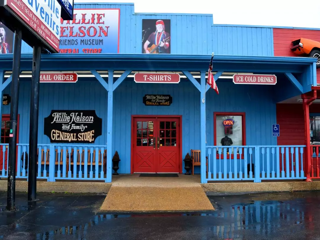 Willie Nelson Museum Nashville image by Paul Brennan from Pixabay