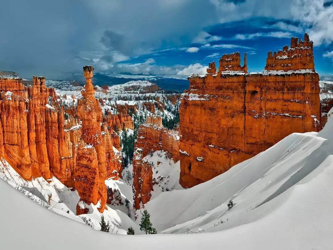 Bryce Canyon Winter Scene image by David Mark from Pixabay