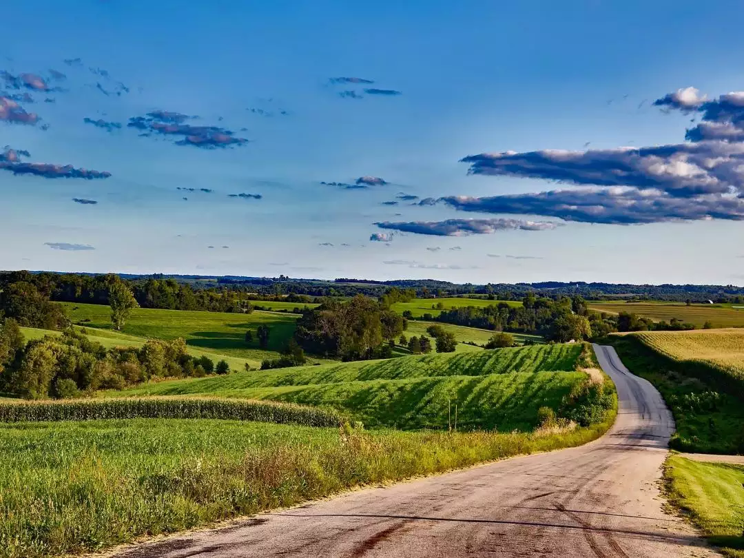 Wisconsin Landscape image by David Mark from Pixabay