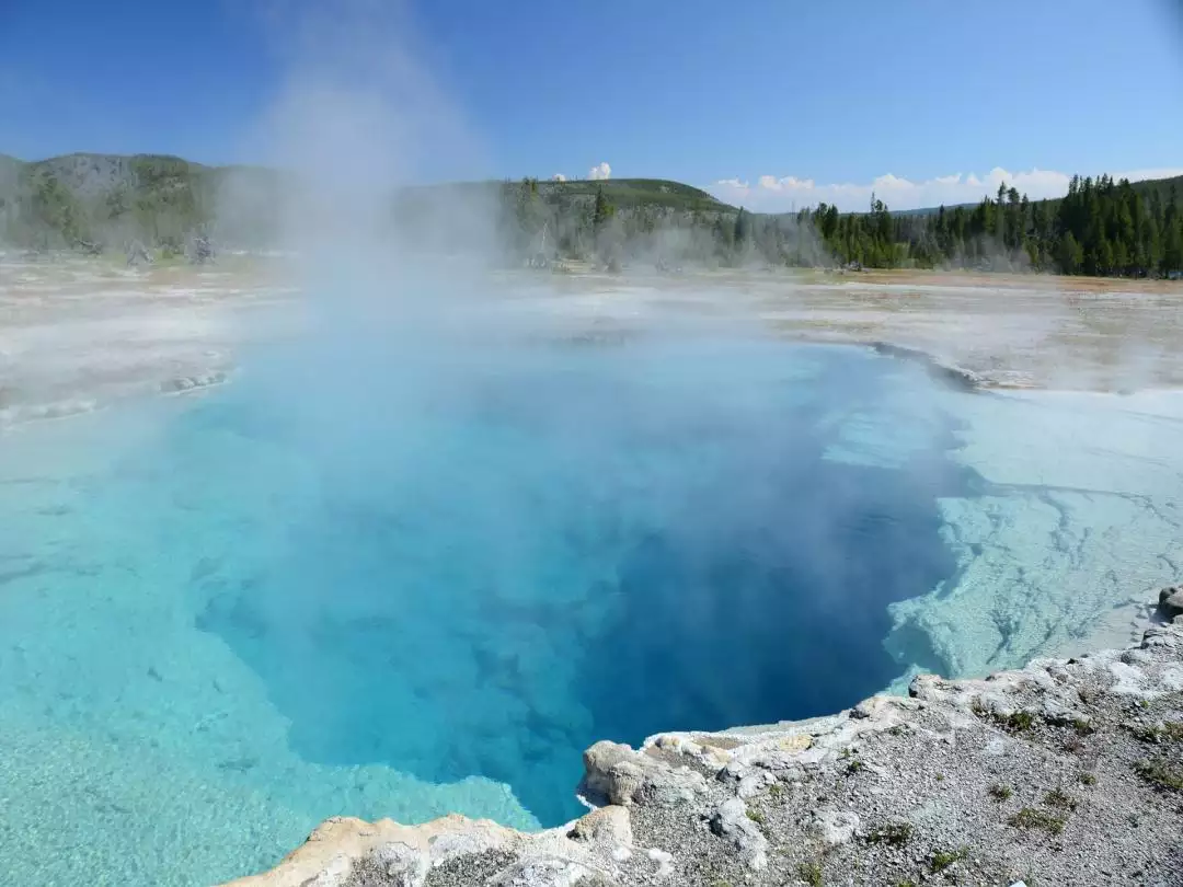 Sapphire Pool Yellowstone National Park image by Steppinstars from Pixabay